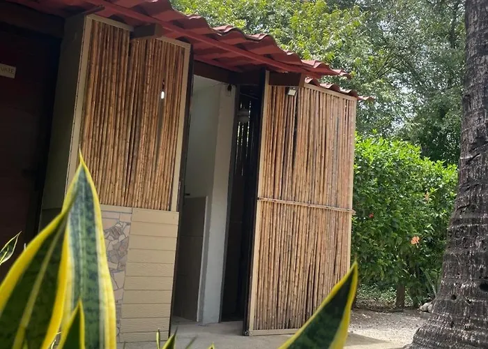 Casa Tropical Playa Grande Bed & Breakfast 4*